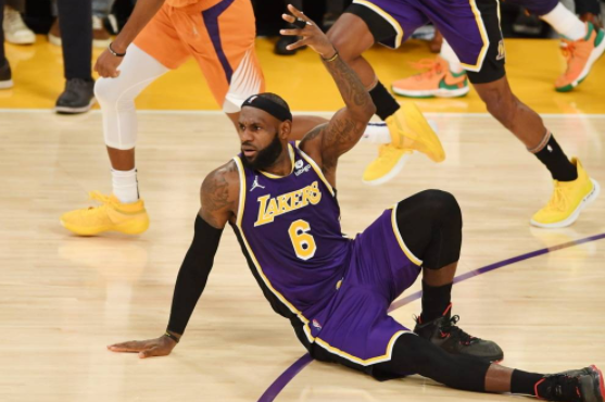 25日NBA前瞻:库里希尔德三分大战 莫兰特欲送湖人三连败 25日NBA前瞻:库里希尔德三分大战 莫兰特欲送湖人三连败