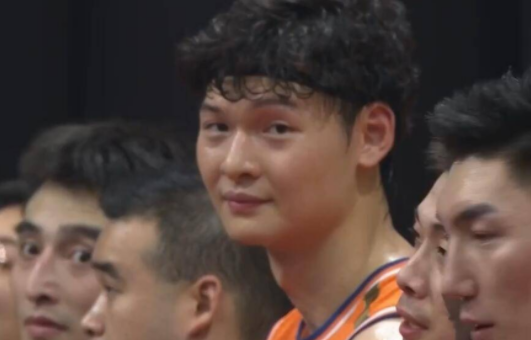 江苏94-109不敌上海 富兰克林砍三双王哲林19+9 江苏94-109不敌上海 富兰克林砍三双王哲林19+9