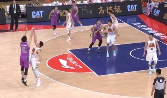 小丁砍21+9末节伤退姜宇星24分 吉林98-83胜山东结束四连败 小丁砍21+9末节伤退姜宇星24分 吉林98-83胜山东结束四连败