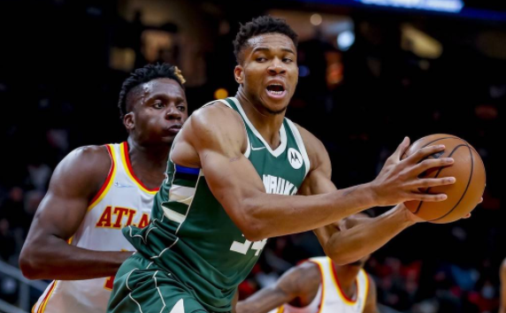 老鹰120-100擒雄鹿终止六连败 特雷-杨轰42+10字母哥26分 老鹰120-100擒雄鹿终止六连败 特雷-杨轰42+10字母哥26分