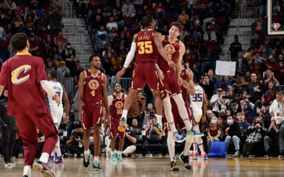 骑士七人上双主场117-103擒国王 加兰16+7+13希尔德21分 骑士七人上双主场117-103擒国王 加兰16+7+13希尔德21分