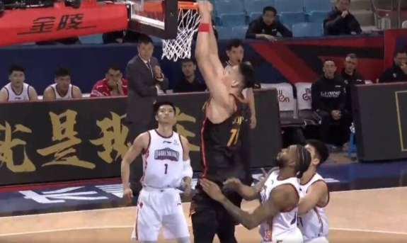 深圳120-84轻取同曦迎8连胜 沈梓捷15+16顾全砍22分 深圳120-84轻取同曦迎8连胜 沈梓捷15+16顾全砍22分