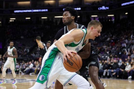 波神砍24+9领5人得分上双 独行侠112-96轻取国王避两连败 波神砍24+9领5人得分上双 独行侠112-96轻取国王避两连败