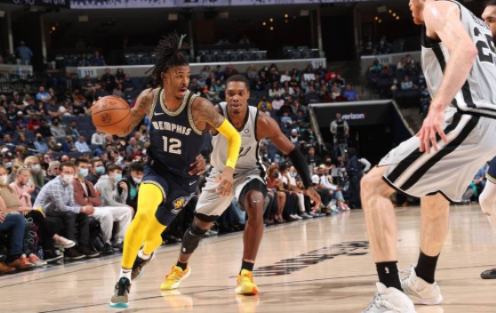 莫兰特30+6+8贝恩17分 灰熊6人上双118-105送马刺2连败 莫兰特30+6+8贝恩17分 灰熊6人上双118-105送马刺2连败