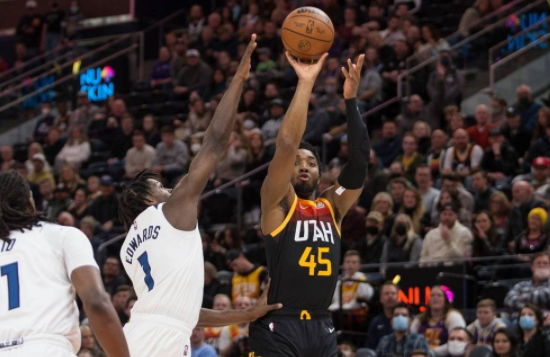 米切尔复出39分爱德华兹26分 爵士120-108擒森林狼迎6连胜 米切尔复出39分爱德华兹26分 爵士120-108擒森林狼迎6连胜