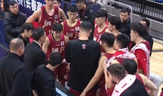 吴前砍18+9领全队六人上双 浙江113-86轻取山东获五连胜 吴前砍18+9领全队六人上双 浙江113-86轻取山东获五连胜