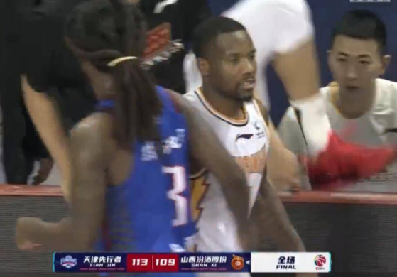 伯顿44+9+8费尔德空砍41分三双 天津113-109擒山西终结连败 伯顿44+9+8费尔德空砍41分三双 天津113-109擒山西终结连败