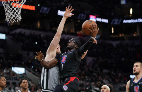 穆雷18+7+9怀特19分 科菲空砍20分 快船94-101惜败马刺 穆雷18+7+9怀特19分 科菲空砍20分 快船94-101惜败马刺