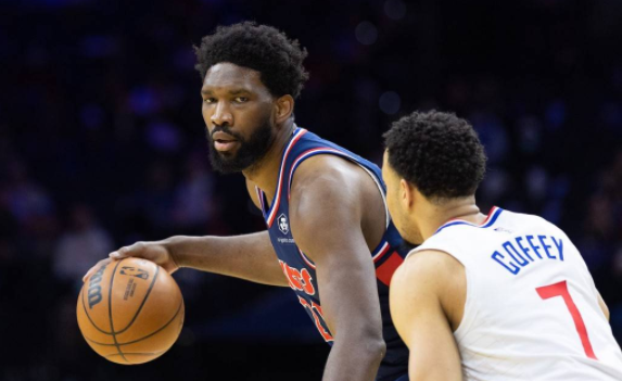 快船7人上双102-101逆转76人 恩比德空砍40+13雷吉19分 快船7人上双102-101逆转76人 恩比德空砍40+13雷吉19分