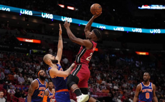 巴特勒22+6+5阿德巴约11助攻 热火主场110-96轻取尼克斯 巴特勒22+6+5阿德巴约11助攻 热火主场110-96轻取尼克斯