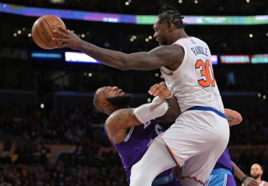 詹皇复出斩三双浓眉28+17 蒙克29分湖人加时122-115胜尼克斯 詹皇复出斩三双浓眉28+17 蒙克29分湖人加时122-115胜尼克斯