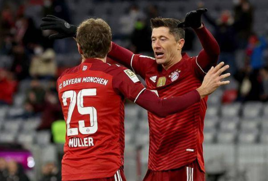 德甲-拜仁前瞻:诺伊尔纪录之战被迫推迟 防线洗牌开始 德甲-拜仁前瞻:诺伊尔纪录之战被迫推迟 防线洗牌开始