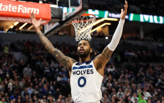 25日NBA纪录:水拉单节23分平队史 马龙300胜里程碑 25日NBA纪录:水拉单节23分平队史 马龙300胜里程碑