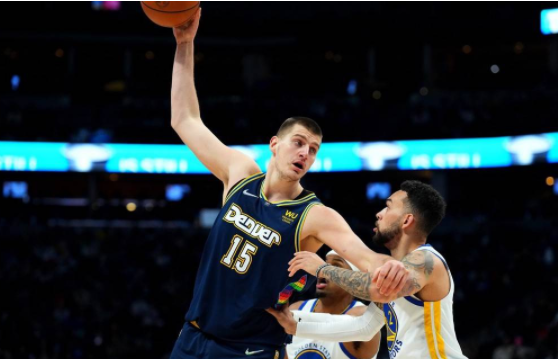 约基奇32+15+13水花缺阵 普尔32+7勇士124-131不敌掘金 约基奇32+15+13水花缺阵 普尔32+7勇士124-131不敌掘金