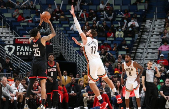 瓦兰32+10海耶斯21分 鹈鹕6人上双130-105胜火箭止4连败 瓦兰32+10海耶斯21分 鹈鹕6人上双130-105胜火箭止4连败