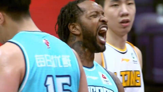 威尔斯27分胡金秋空砍26+7 青岛爆冷103-96终结广厦7连胜 威尔斯27分胡金秋空砍26+7 青岛爆冷103-96终结广厦7连胜