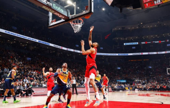 西亚卡姆23分猛龙131-91大胜步行者 音响着火致比赛一度中断 西亚卡姆23分猛龙131-91大胜步行者 音响着火致比赛一度中断