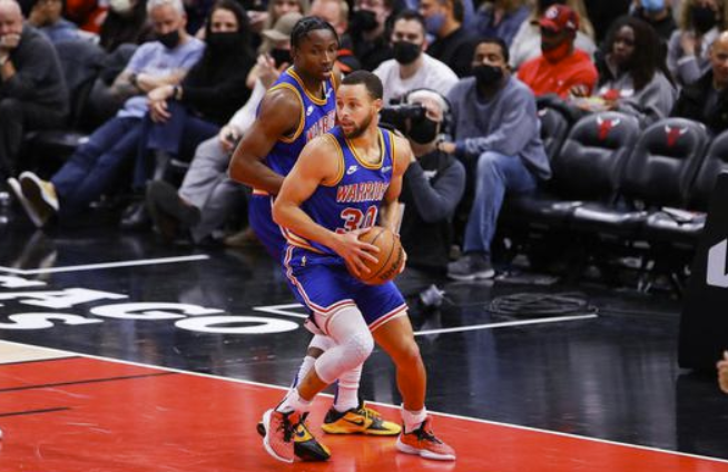 NBA前瞻:水花围攻约基奇 勇士力争拿下掘金晋级次轮 NBA前瞻:水花围攻约基奇 勇士力争拿下掘金晋级次轮