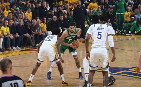 6日NBA前瞻:水花茶要在主场反弹 勇士力争擒绿军追平 6日NBA前瞻:水花茶要在主场反弹 勇士力争擒绿军追平