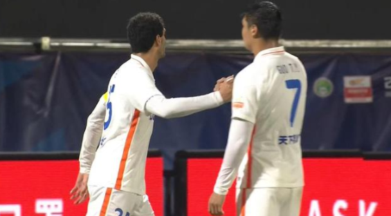 中超-泰山7-0狂胜河北队 刘彬彬2球克雷桑郭田雨破门 中超-泰山7-0狂胜河北队 刘彬彬2球克雷桑郭田雨破门