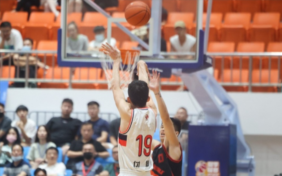 CBA夏季联赛-江苏75-74险胜广州许梦君三分一击致命 CBA夏季联赛-江苏75-74险胜广州许梦君三分一击致命