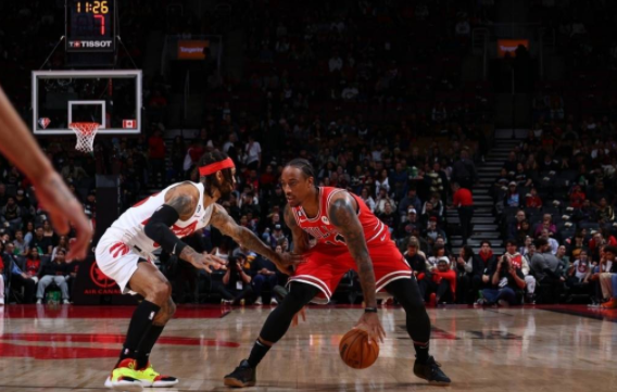 德罗赞21+8+8西卡18分 拉文全场梦游公牛115-98逆转猛龙 德罗赞21+8+8西卡18分 拉文全场梦游公牛115-98逆转猛龙