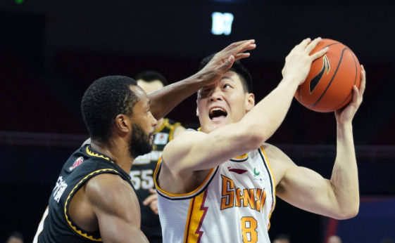 CBA-山西男篮103-102逆转青岛 张宁20分8板6断常林23+8 CBA-山西男篮103-102逆转青岛 张宁20分8板6断常林23+8