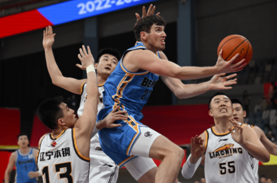 利夫21+7首钢新外援亮相6+5 北京95-82轻取江苏两连胜 利夫21+7首钢新外援亮相6+5 北京95-82轻取江苏两连胜