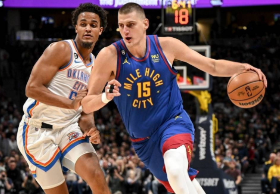 约基奇三双波普中6记三分 掘金背靠背122-117险胜雷霆 约基奇三双波普中6记三分 掘金背靠背122-117险胜雷霆