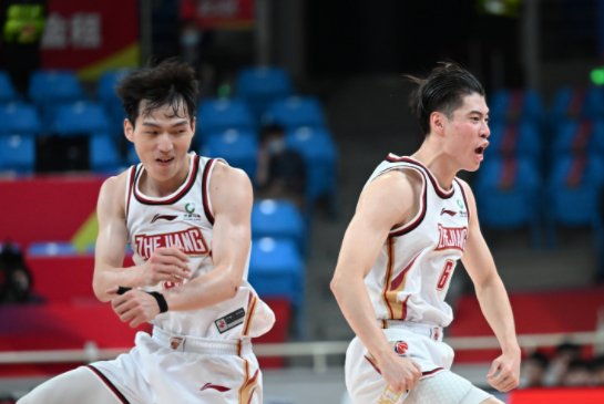 浙江113-81轻取深圳豪取7连胜 吴前17分 盖利12+11+9 萨林杰24+9 浙江113-81轻取深圳豪取7连胜 吴前17分 盖利12+11+9 萨林杰24+9