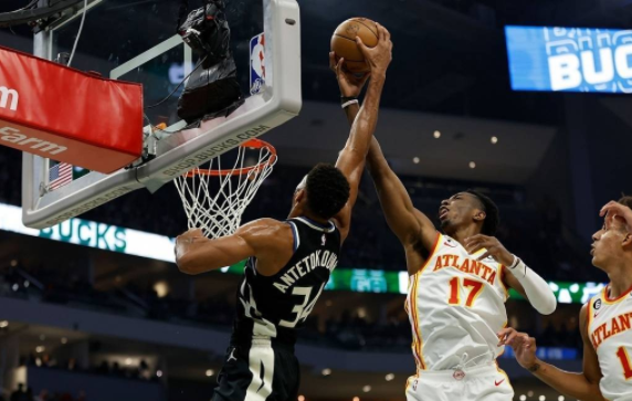 NBA-雄鹿123-115擒老鹰 字母哥34+17 霍勒迪34+12 吹杨空砍42分 NBA-雄鹿123-115擒老鹰 字母哥34+17 霍勒迪34+12 吹杨空砍42分