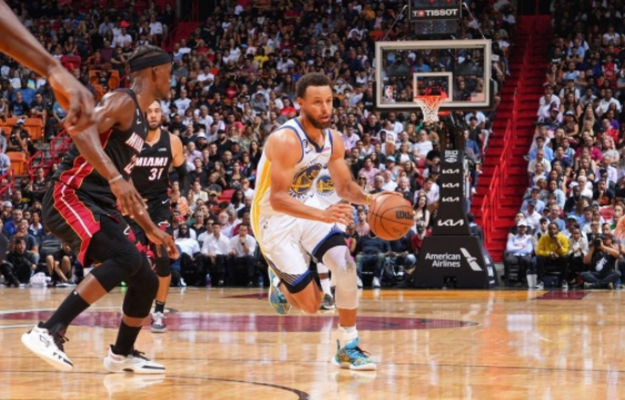 热火116-109送勇士3连败 巴特勒23+6斯特鲁斯24分 库里23+13 热火116-109送勇士3连败 巴特勒23+6斯特鲁斯24分 库里23+13