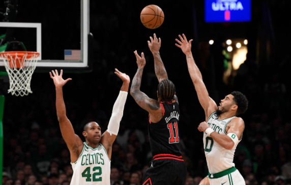 NBA-绿军主场123-119险胜公牛 德罗赞46分对飚塔图姆36+12 NBA-绿军主场123-119险胜公牛 德罗赞46分对飚塔图姆36+12