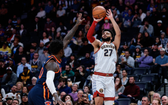 兰德尔34+11穆雷21+9 约基奇缺阵掘金103-106惜败尼克斯 兰德尔34+11穆雷21+9 约基奇缺阵掘金103-106惜败尼克斯