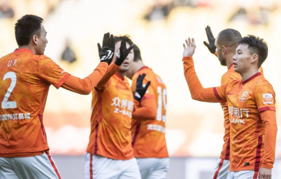 中超-陈宇浩福布斯栗鹏建功 长江主场3-0大连人 中超-陈宇浩福布斯栗鹏建功 长江主场3-0大连人