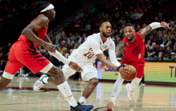 利拉德空砍50分米切尔26+5 加兰两双骑士119-113逆转开拓者 利拉德空砍50分米切尔26+5 加兰两双骑士119-113逆转开拓者