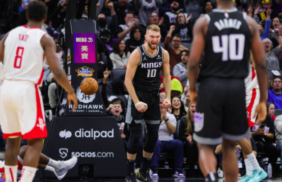 巴恩斯27分小萨砍三双 杰伦-格林27分火箭114-139不敌国王 巴恩斯27分小萨砍三双 杰伦-格林27分火箭114-139不敌国王