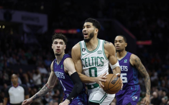 NBA-绿军122-106逆转黄蜂豪取6连胜 塔图姆33+9布罗格登30分抢镜 NBA-绿军122-106逆转黄蜂豪取6连胜 塔图姆33+9布罗格登30分抢镜