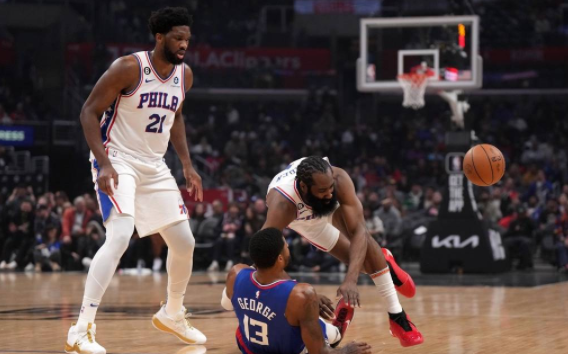 恩比德41+9哈登仅得6分 卡椒合体伦纳德27分快船110-120负76人 恩比德41+9哈登仅得6分 卡椒合体伦纳德27分快船110-120负76人