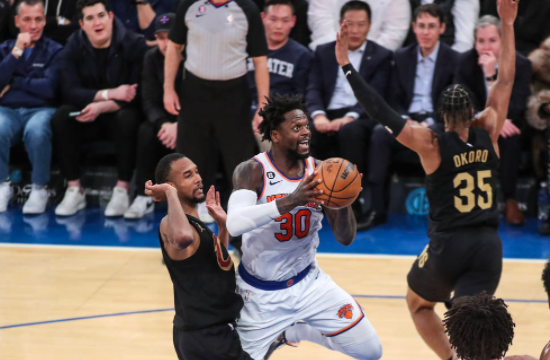 兰德尔36+13米切尔24分 阿伦24+12骑士103-105不敌尼克斯 兰德尔36+13米切尔24分 阿伦24+12骑士103-105不敌尼克斯