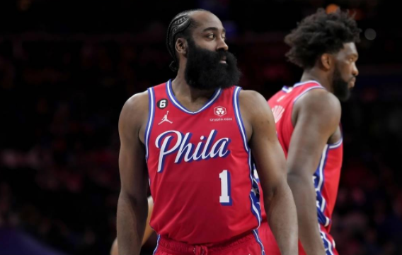 恩比德砍35+11哈登两双 76人119-108逆转胜尼克斯止2连败 恩比德砍35+11哈登两双 76人119-108逆转胜尼克斯止2连败