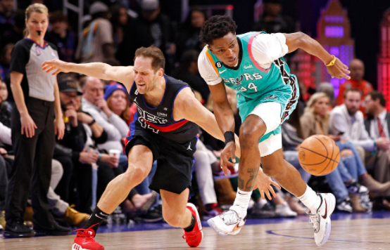 博扬32分杜伦30+17 马刺双加时131-138憾负活塞遭11连败 博扬32分杜伦30+17 马刺双加时131-138憾负活塞遭11连败