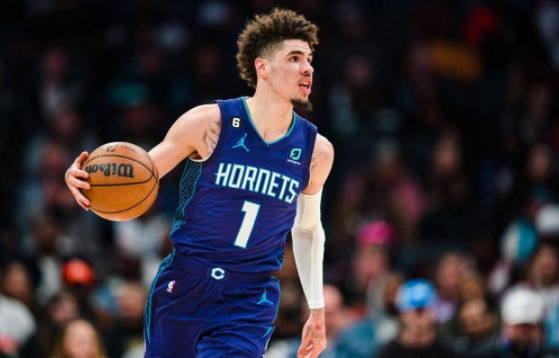 三球19+7+13希罗空砍33分 热火103-108负黄蜂遭遇4连败 三球19+7+13希罗空砍33分 热火103-108负黄蜂遭遇4连败