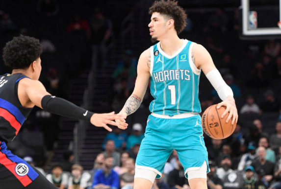 鲍尔18+6+5&伤退 罗齐尔22分 怀斯曼23+7 黄蜂117-106拔塞迎5连胜 鲍尔18+6+5&伤退 罗齐尔22分 怀斯曼23+7 黄蜂117-106拔塞迎5连胜