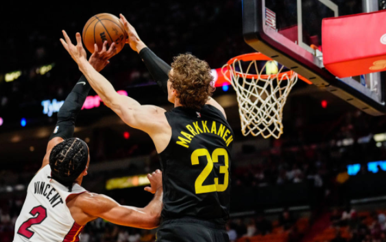 巴特勒24+8+4+4断 马尔卡宁38+8 热火七人上双119-115险胜爵士 巴特勒24+8+4+4断 马尔卡宁38+8 热火七人上双119-115险胜爵士