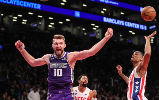 小萨24+21+4帽 布里奇斯23分 国王7人上双101-96力克篮网 小萨24+21+4帽 布里奇斯23分 国王7人上双101-96力克篮网