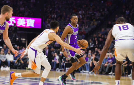 小萨27+9+9布克空砍32分 赫尔特29分国王135-127胜太阳 小萨27+9+9布克空砍32分 赫尔特29分国王135-127胜太阳