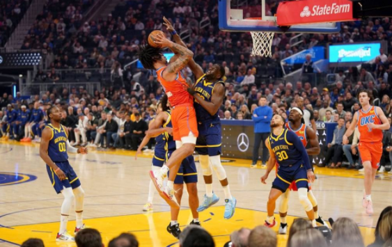 库里34+6普尔首发力斩30分 勇士136-125逆转雷霆重回西部第5 库里34+6普尔首发力斩30分 勇士136-125逆转雷霆重回西部第5