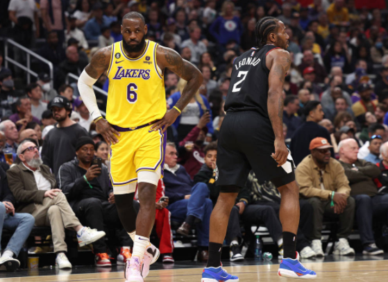 詹姆斯空砍33+8+7小卡25+7 威少14分快船125-118赛季横扫湖人 詹姆斯空砍33+8+7小卡25+7 威少14分快船125-118赛季横扫湖人