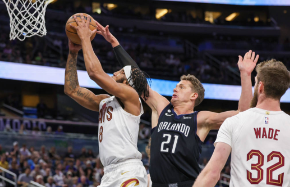 萨格斯空砍22+5+4丹尼-格林21+3 骑士5人得分上双118-94戳穿魔术 萨格斯空砍22+5+4丹尼-格林21+3 骑士5人得分上双118-94戳穿魔术